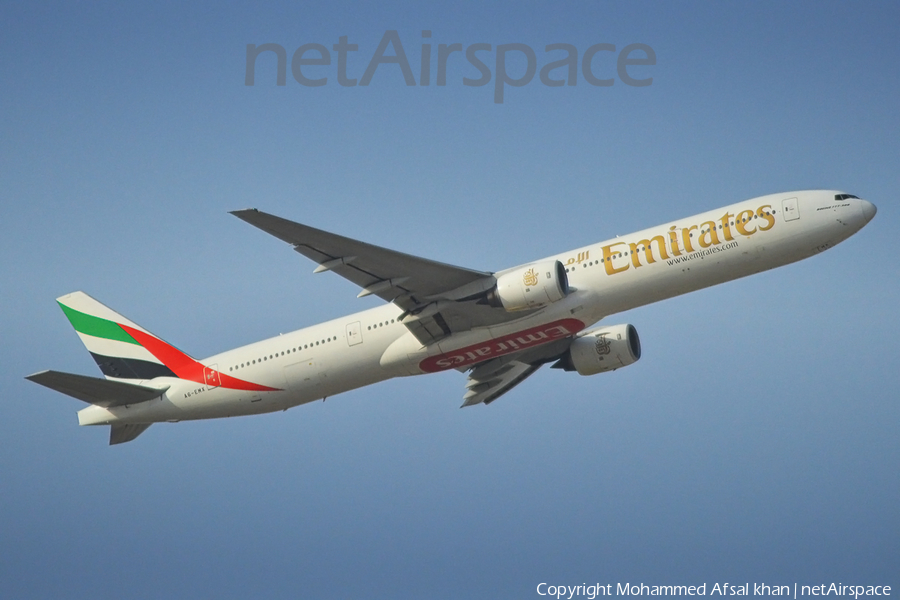 Emirates Boeing 777-31H (A6-EMX) | Photo 119151