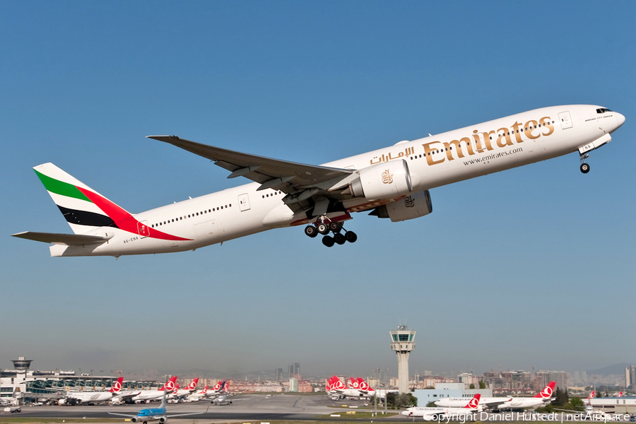 Emirates Boeing 777-31H(ER) (A6-ENA) | Photo 494722