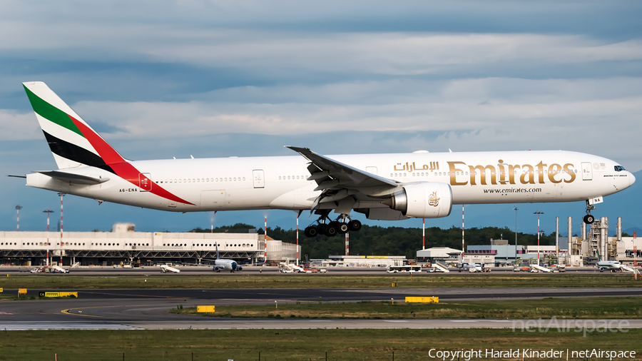 Emirates Boeing 777-31H(ER) (A6-ENA) | Photo 354477