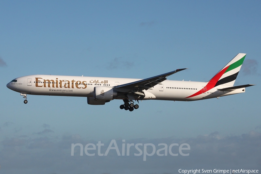 Emirates Boeing 777-31H(ER) (A6-ENB) | Photo 34912