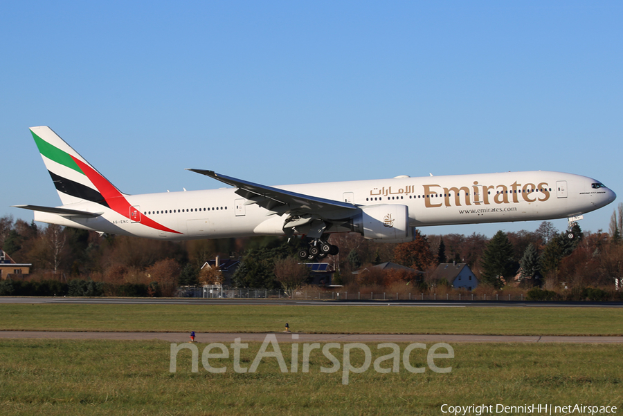 Emirates Boeing 777-31H(ER) (A6-ENC) | Photo 422395