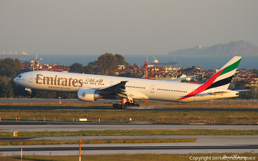 Emirates Boeing 777-31H(ER) (A6-ENC) | Photo 98363
