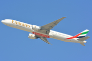 Emirates Boeing 777-31H(ER) (A6-END) at  Dubai - International, United Arab Emirates