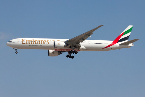 Emirates Boeing 777-31H(ER) (A6-END) at  Dubai - International, United Arab Emirates