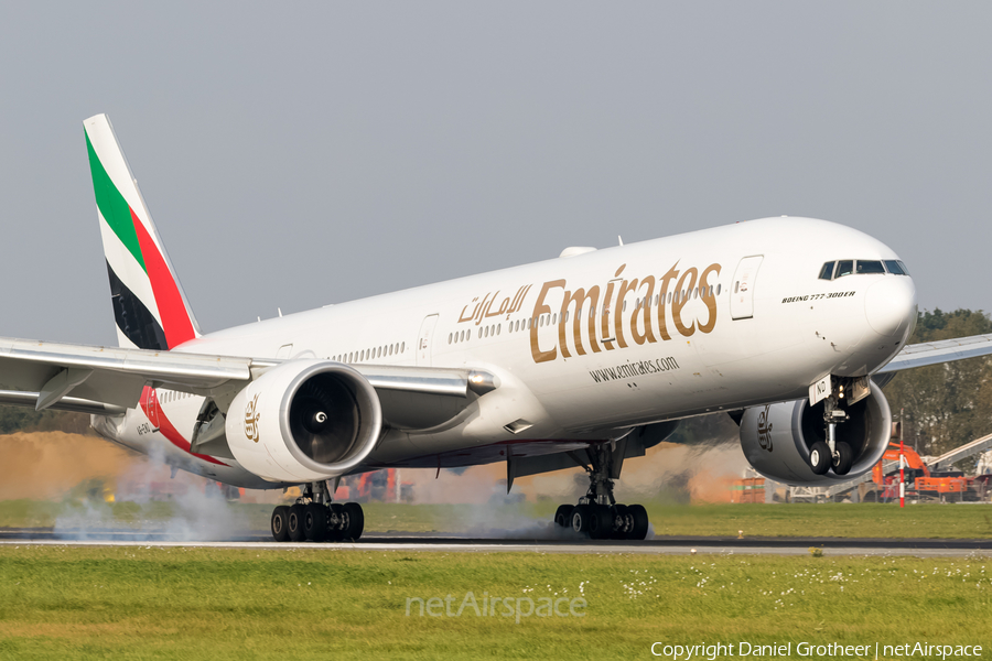 Emirates Boeing 777-31H(ER) (A6-END) | Photo 128195