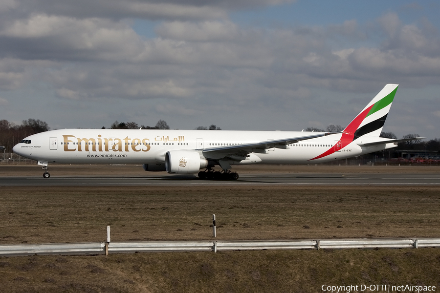 Emirates Boeing 777-31H(ER) (A6-ENE) | Photo 405025