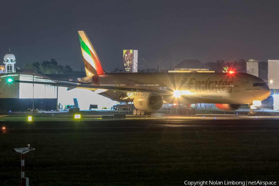 Emirates Boeing 777-31H(ER) (A6-ENF) | Photo 538123