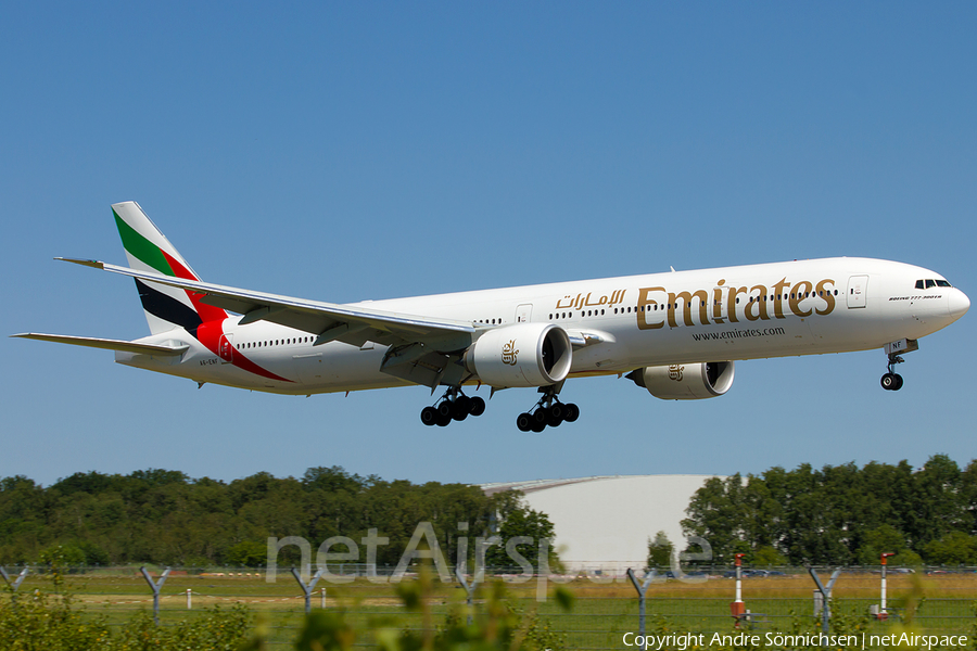 Emirates Boeing 777-31H(ER) (A6-ENF) | Photo 29405