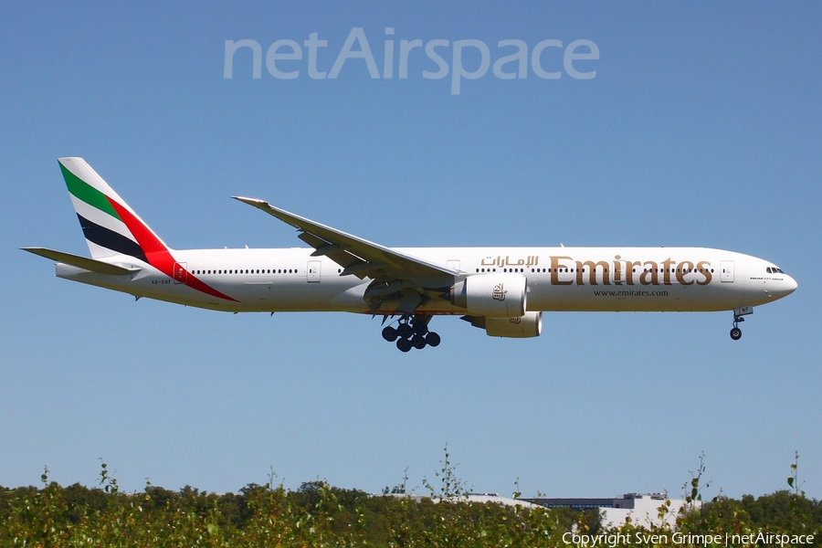 Emirates Boeing 777-31H(ER) (A6-ENF) | Photo 29432