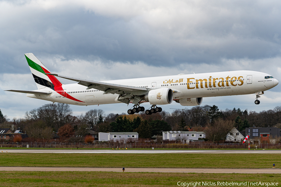 Emirates Boeing 777-31H(ER) (A6-ENF) | Photo 553919