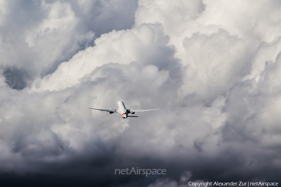 Emirates Boeing 777-31H(ER) (A6-ENG) | Photo 118028