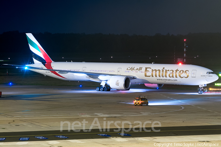 Emirates Boeing 777-31H(ER) (A6-ENG) | Photo 34462