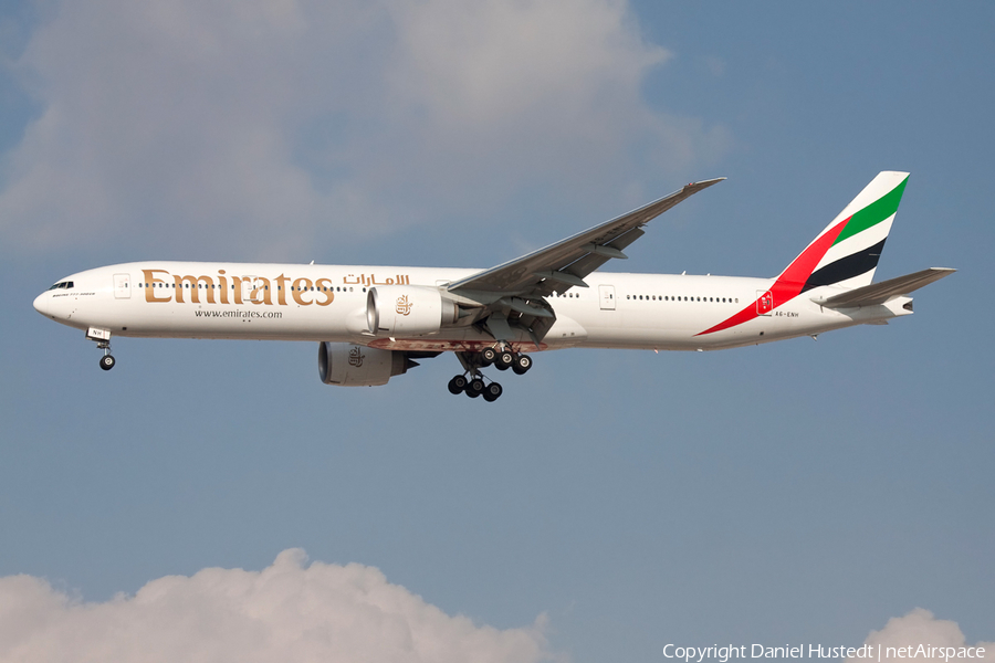 Emirates Boeing 777-31H(ER) (A6-ENH) | Photo 630307