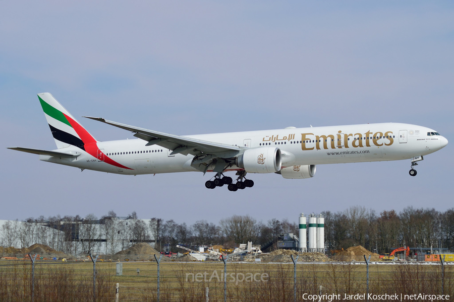 Emirates Boeing 777-31H(ER) (A6-ENH) | Photo 247163