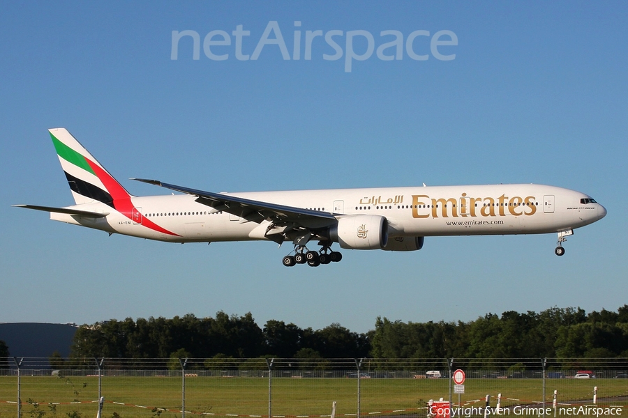 Emirates Boeing 777-31H(ER) (A6-ENI) | Photo 80232