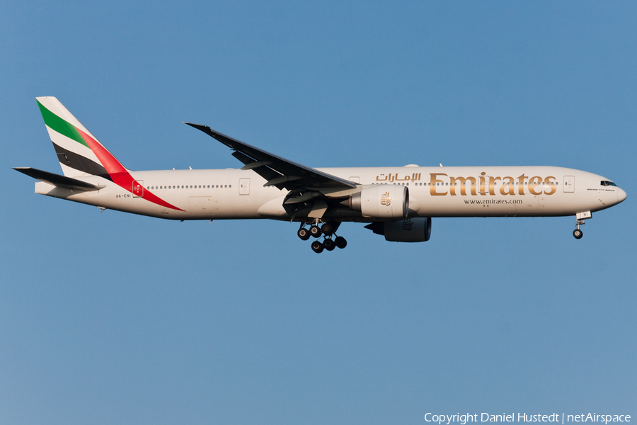 Emirates Boeing 777-31H(ER) (A6-ENI) | Photo 472704