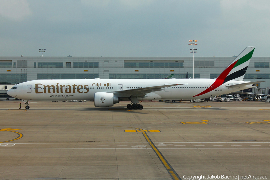 Emirates Boeing 777-31H(ER) (A6-ENJ) | Photo 161692
