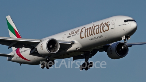 Emirates Boeing 777-31H(ER) (A6-ENJ) at  Dusseldorf - International, Germany