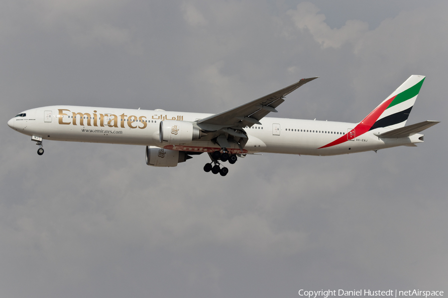 Emirates Boeing 777-31H(ER) (A6-ENJ) | Photo 418099