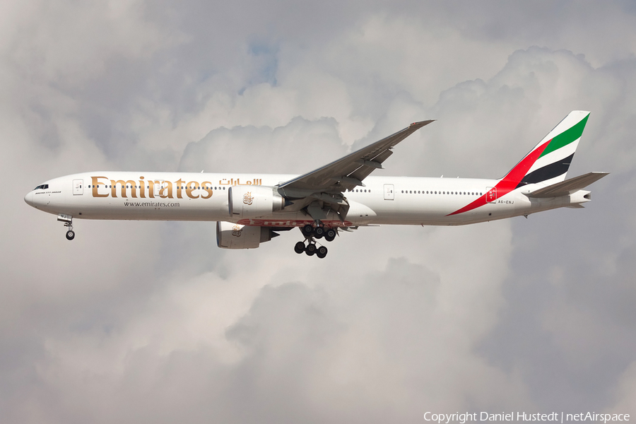 Emirates Boeing 777-31H(ER) (A6-ENJ) | Photo 618862