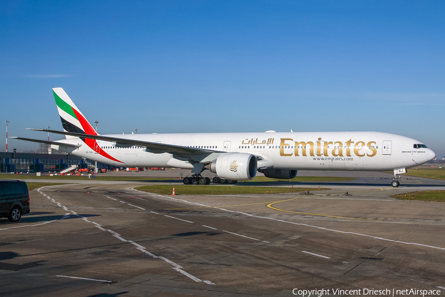 Emirates Boeing 777-31H(ER) (A6-ENJ) | Photo 551372