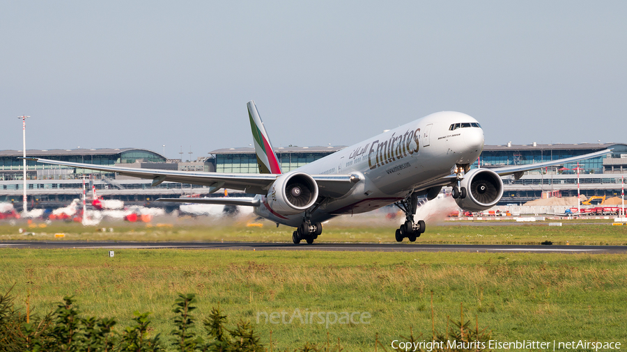 Emirates Boeing 777-31H(ER) (A6-ENK) | Photo 122603