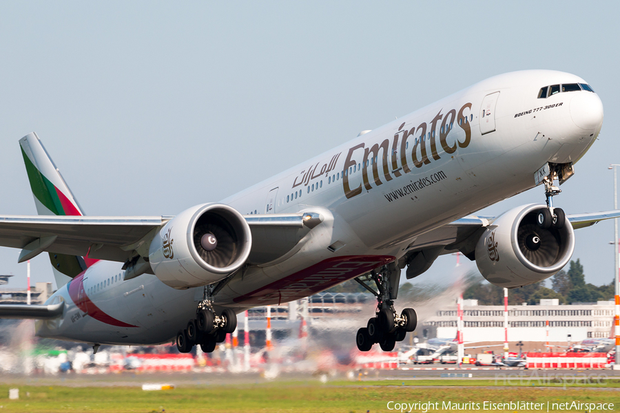 Emirates Boeing 777-31H(ER) (A6-ENK) | Photo 122604