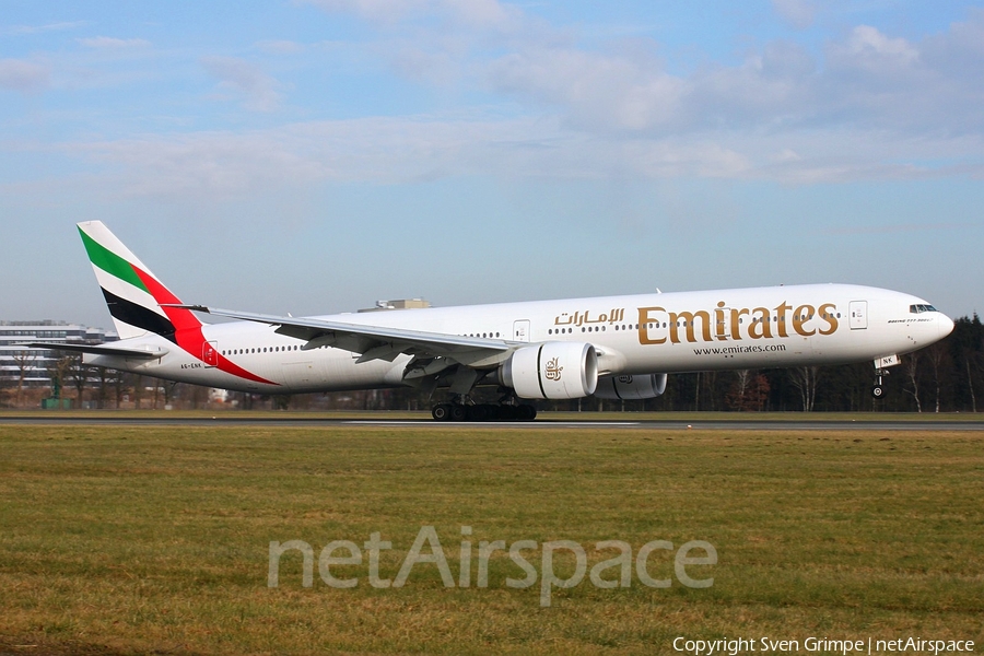 Emirates Boeing 777-31H(ER) (A6-ENK) | Photo 67240