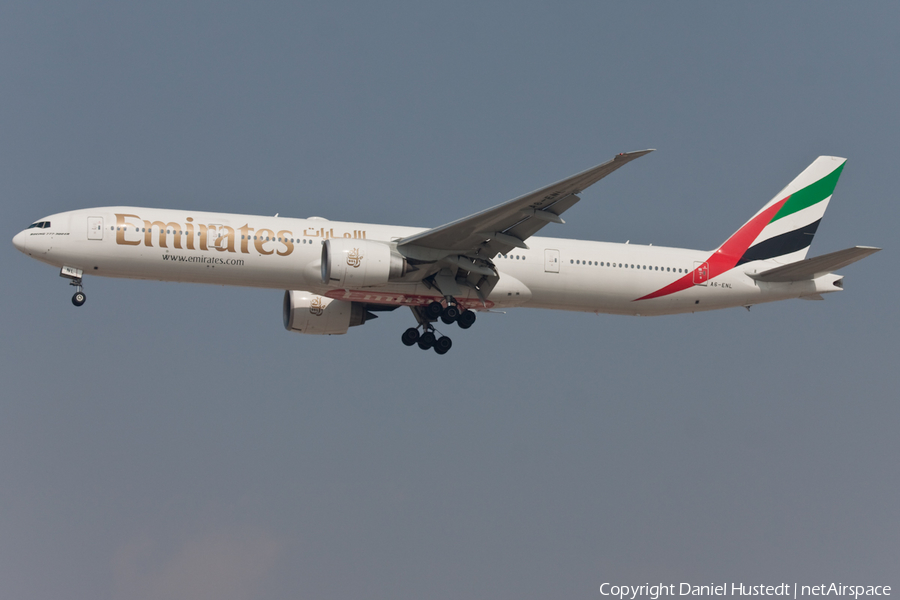 Emirates Boeing 777-31H(ER) (A6-ENL) | Photo 417918