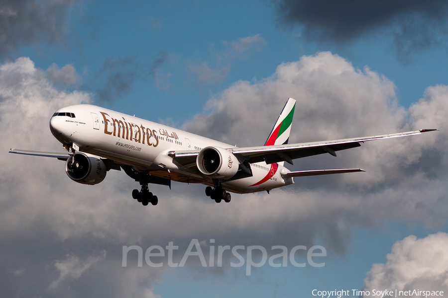 Emirates Boeing 777-31H(ER) (A6-ENL) | Photo 33463