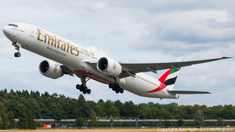 Emirates Boeing 777-31H(ER) (A6-ENL) | Photo 384181
