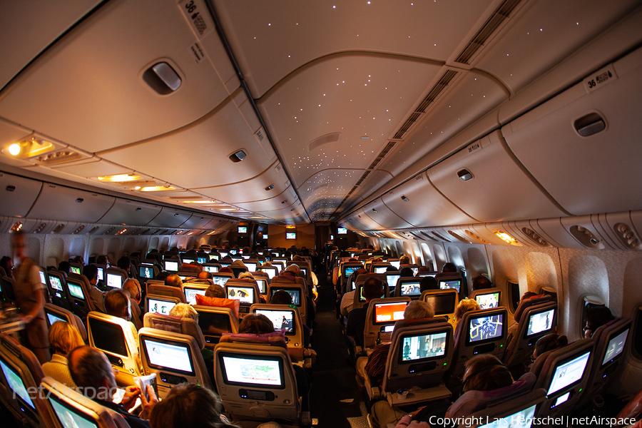 Emirates Boeing 777-31H(ER) (A6-ENL) | Photo 416147