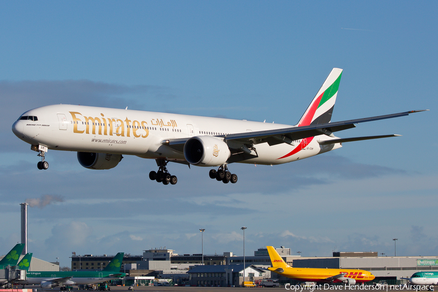 Emirates Boeing 777-31H(ER) (A6-ENM) | Photo 66977