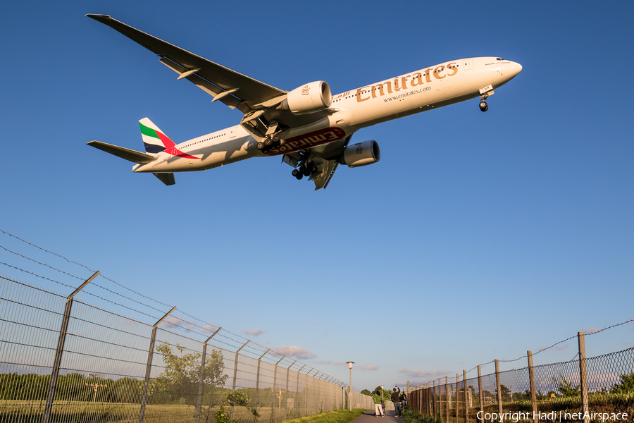 Emirates Boeing 777-31H(ER) (A6-ENM) | Photo 164759