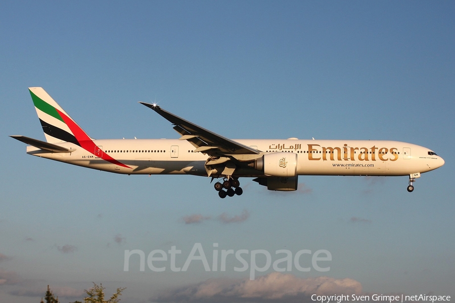 Emirates Boeing 777-31H(ER) (A6-ENM) | Photo 164989