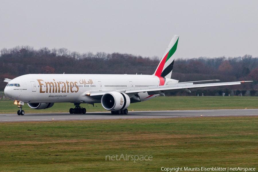 Emirates Boeing 777-31H(ER) (A6-ENM) | Photo 94145