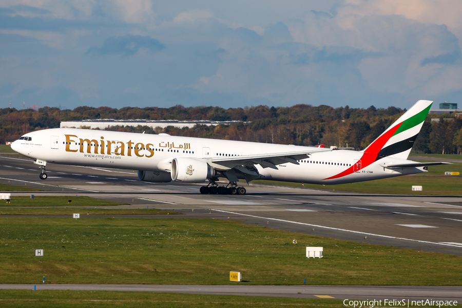 Emirates Boeing 777-31H(ER) (A6-ENM) | Photo 535154