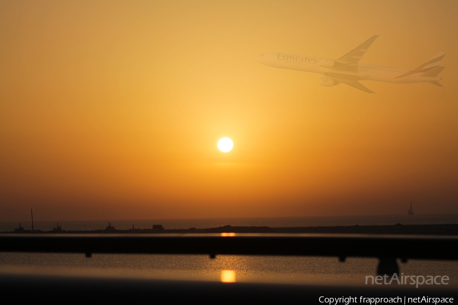 Emirates Boeing 777-31H(ER) (A6-ENN) | Photo 106142