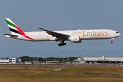 Emirates Boeing 777-31H(ER) (A6-ENN) at  Milan - Malpensa, Italy