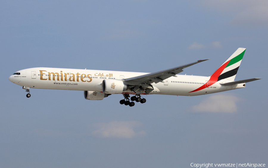 Emirates Boeing 777-31H(ER) (A6-ENP) | Photo 125559