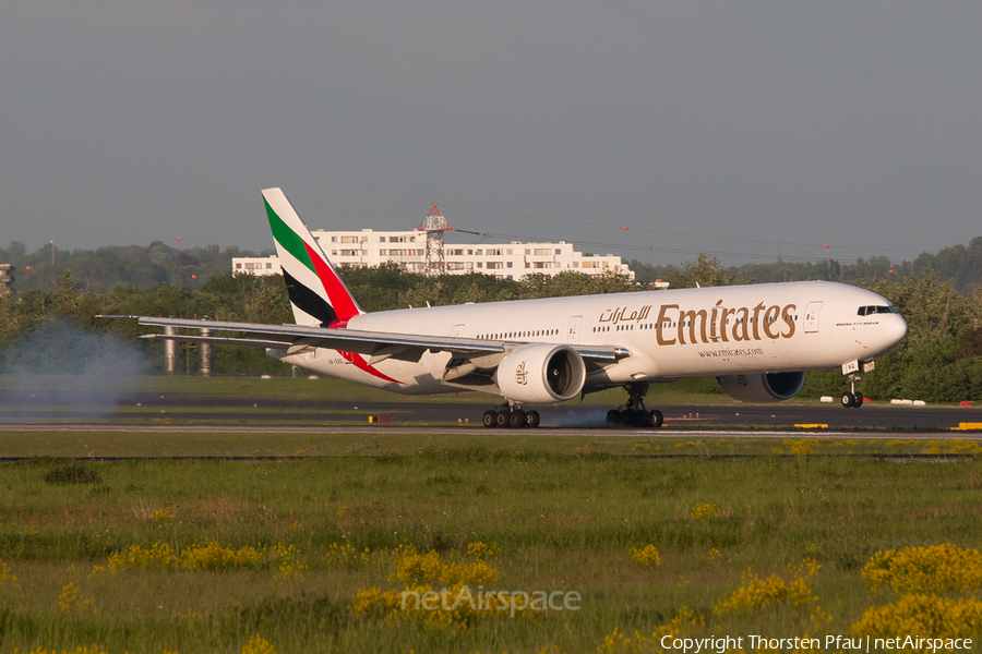 Emirates Boeing 777-31H(ER) (A6-ENQ) | Photo 76283