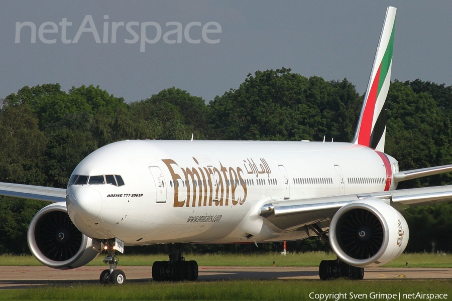 Emirates Boeing 777-31H(ER) (A6-ENQ) | Photo 110843