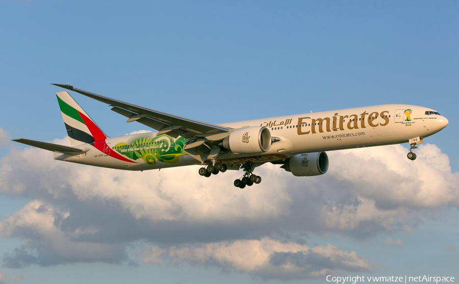 Emirates Boeing 777-31H(ER) (A6-ENQ) | Photo 137066