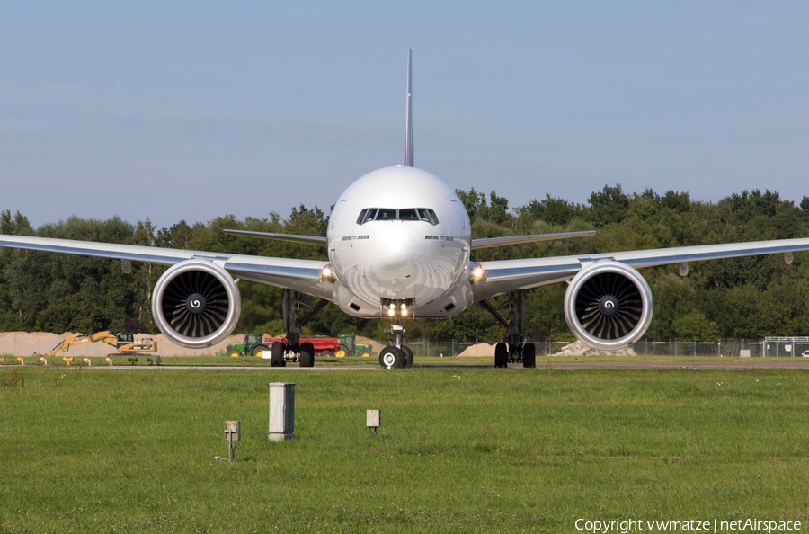 Emirates Boeing 777-31H(ER) (A6-ENQ) | Photo 137532