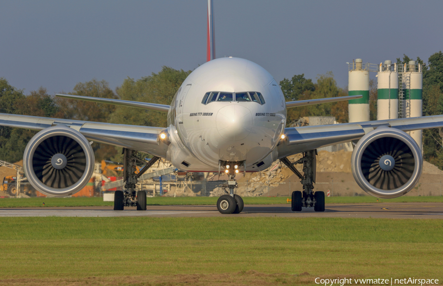 Emirates Boeing 777-31H(ER) (A6-ENR) | Photo 204738