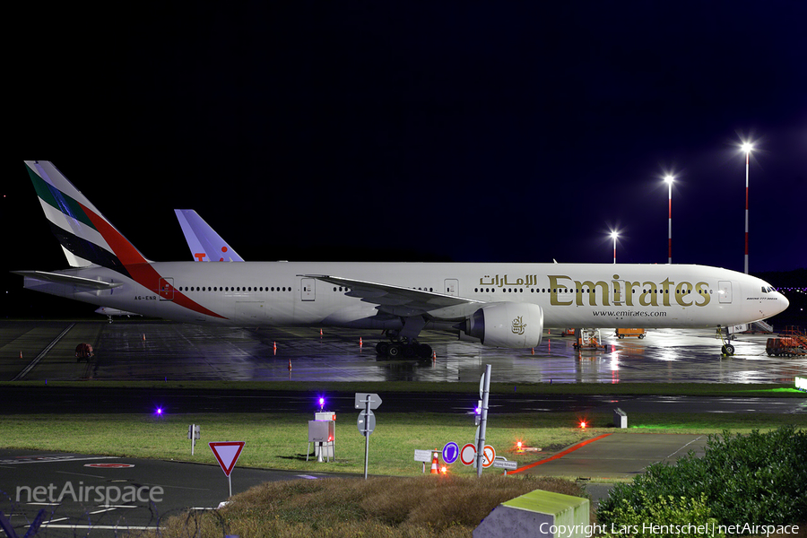 Emirates Boeing 777-31H(ER) (A6-ENR) | Photo 66716