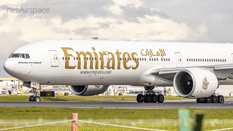 Emirates Boeing 777-31H(ER) (A6-ENS) at  Lisbon - Portela, Portugal