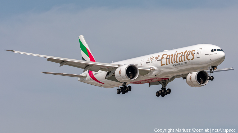 Emirates Boeing 777-31H(ER) (A6-ENT) | Photo 641580