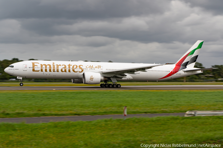 Emirates Boeing 777-31H(ER) (A6-ENV) | Photo 583870