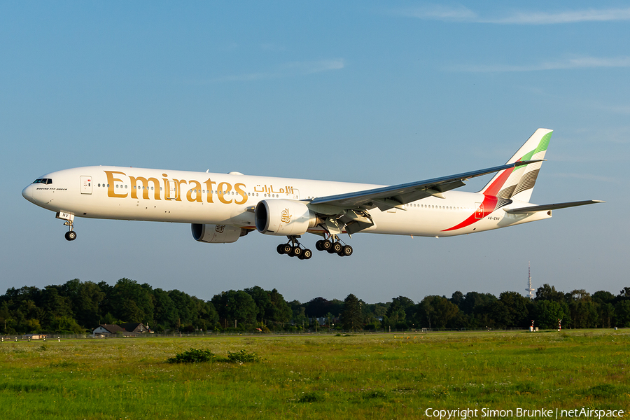 Emirates Boeing 777-31H(ER) (A6-ENV) | Photo 629779